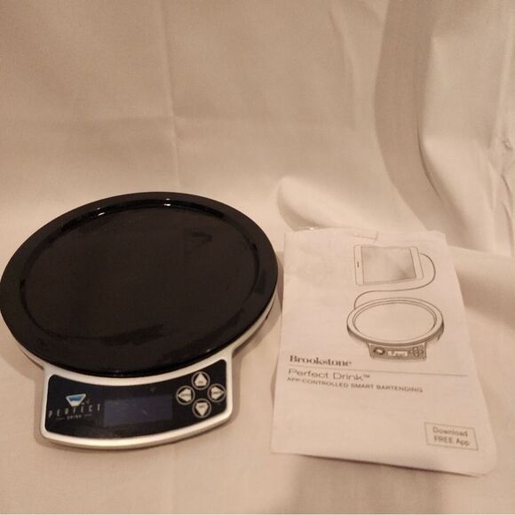 Brookstone Perfect drink App-Controlled Smart Bartending - Picture 1 of 5